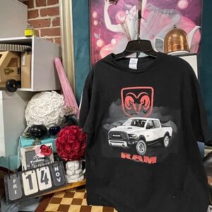 Ram White Truck Hemi Shield Logo Tee Cool t'shirt Black Dodge